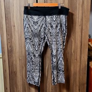 NWT Nike Active Capri Dri-fit XL